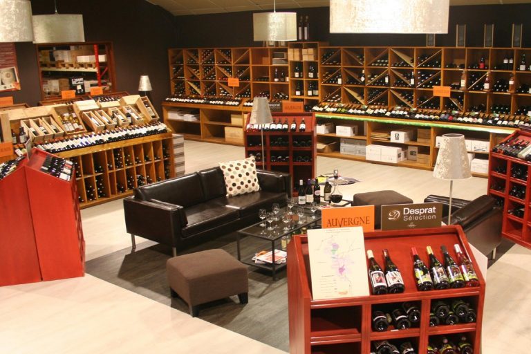 Sélection de vins dans un espace Desprat Saint-Verny